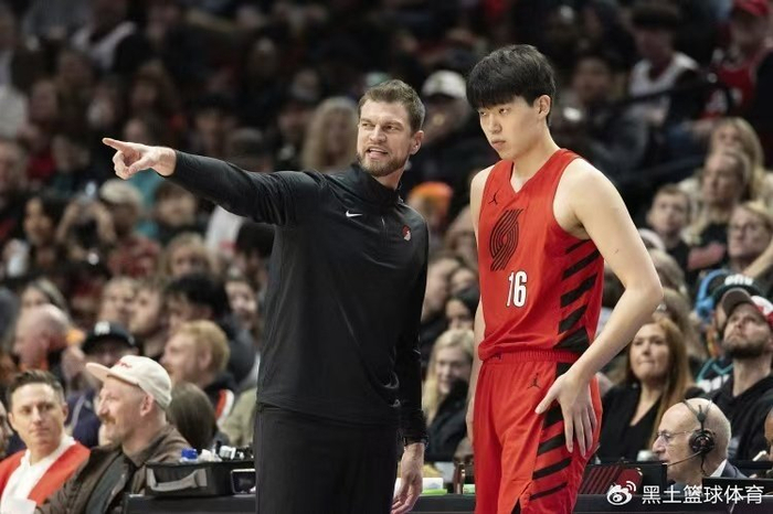 九游娱乐入口-杨瀚森全程没动手仍吃技犯！白扔2000美元太冤枉，主帅盛赞：很踏实|开拓者|里斯|华盛顿奇才队|杨翰森|体育赛事讨论_新浪体育_新浪新闻